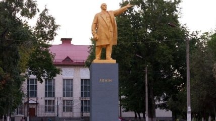 В Украине исчез трехметровый бронзовый памятник Ленину