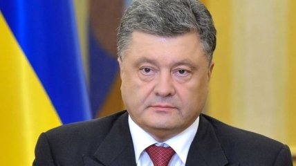 Порошенко: Украина выстояла государственный суверенитет благодаря и армии, и капелланам