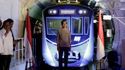 В Индонезии построили первый в стране метрополитен