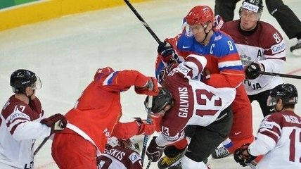 Бійка на хокейному матчі Латвія — росія