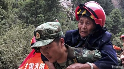 В Китае идет масштабная эвакуация людей из-за ужасного землетрясения в Сычуани