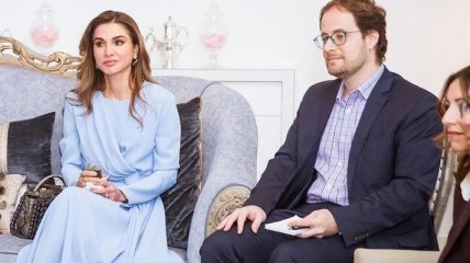 Романтическое платье грузинского бренда: королева Иордании покорила новым образом