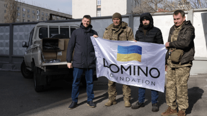 Domino Foundation Антона Шухнина передал военным партию химических грелок для работы на передовой