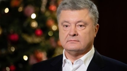 Порошенко поздравил украинцев, празднующих Рождество по григорианскому календарю