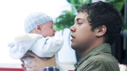 Ученые доказали, что отцы с высоким уровнем кортизола больше заботятся о ребенке