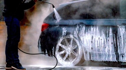 Мыть машину зимой на мойках самообслуживания нежелательно