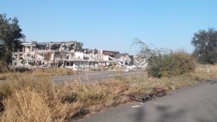 Сплошные руины: в Донецке показали, как выглядят улицы в районе аэропорта (Фото)