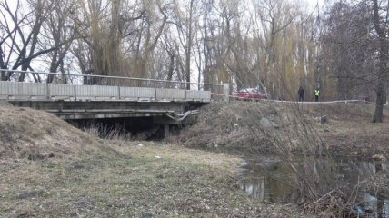 В Сумской области горе-мать выбросила младенца с моста в реку