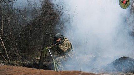 Украинские военные держат оборону