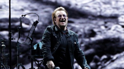 Фронтмен группы U2 Боно поддерживает украинцев