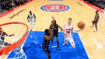Михайлюк помог победить Детройту в матче НБА