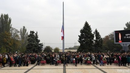 В Керчи попрощались с жертвами массового убийства в политехническом колледже