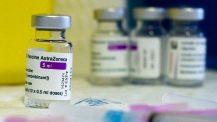 У AstraZeneca відповіли, чи потрібна людям третя доза їх вакцини