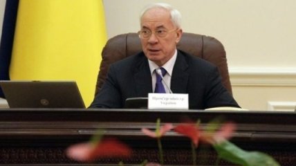 Азаров поздравил жителей столицы по случаю Дня Киева