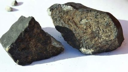 Ученые показали обломок самого древнего метеорита