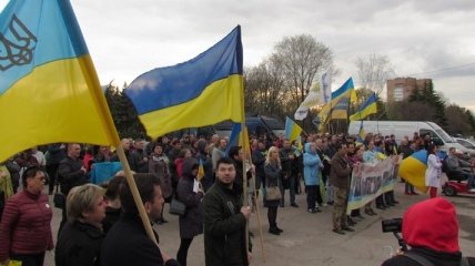 В Краматорске прошел марш за единую Украину (Фото и видео)