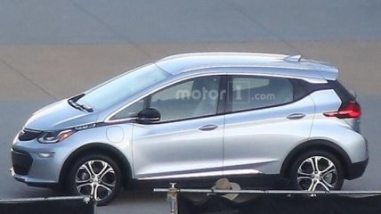 2017 Chevrolet Bolt заметили без маскировки