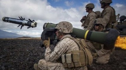 Экс-глава ВС США: "Javelin" укрепят позиции Украины в переговорах по Донбассу