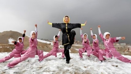 Сима Азими и ее ученицы: Ушу Шаолиня в пустынном Афганистане (Фото)