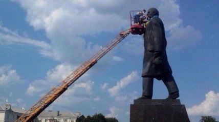 В Краматорске не смогли демонтировать памятник Ленину