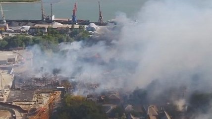 Масштабный пожар в Ростове сняли с высоты птичьего полета (Видео)
