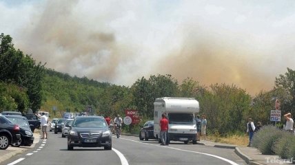 Туристы покидают Хорватию из-за сильных лесных пожаров