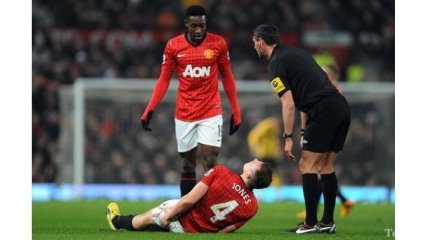 Защитник "Манчестер Юнайтед" Фил Джонс травмировал лодыжку