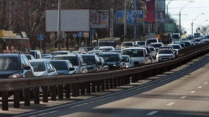 ДТП, авария и ремонт дорог: рабочая неделя в Киеве началась с пробок 