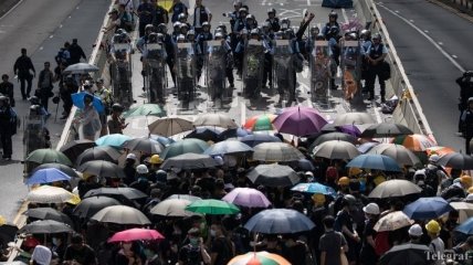Многотысячные протесты в Гонконге: полиция применила силу