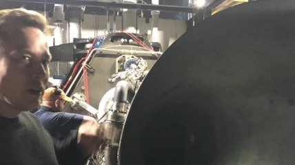 Илон Маск поделился видеозаписью с испытаний двигателя для корабля Starship