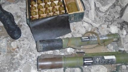СБУ выявила три тайника с гранатометами и гранатами