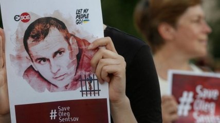 Появились фото голодающего почти три месяца Сенцова в российской колонии 