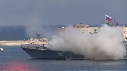 В Севастополе во время дня ВМС неудачно запустили ракету (Видео)
