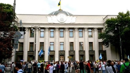 Митинг профсоюзов под зданием ВР Украины завершился