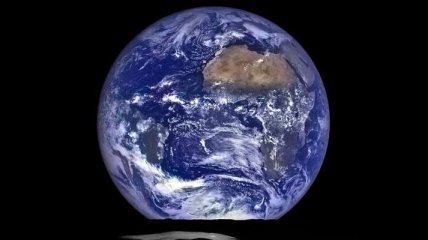 NASA опубликовало первый снимок Земли с Луны 1966 года