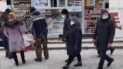 В Харькове на остановке трамвая произошло смертельное ЧП (видео) 
