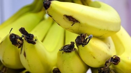 Эксперты объяснили, почему после очищения бананов нужно обязательно мыть руки