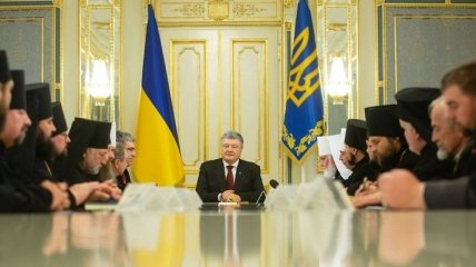 Порошенко призывает церкви к проведению выборов в мире и покое