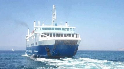 Паром в Греции протаранил причал: на борту было 198 человек