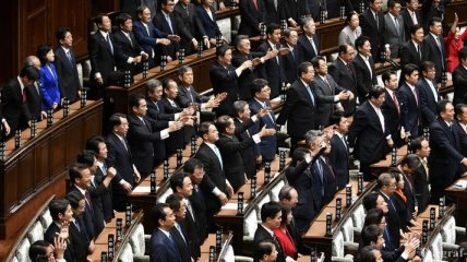 Япония проведет сегодня досрочные выборы в парламент