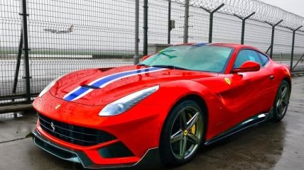 Ferrari F12 Speciale заметили без камуфляжа во время тестов
