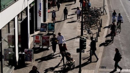 Каранатин: в Германии откроют все магазины, но соцконтракты останутся ограничены