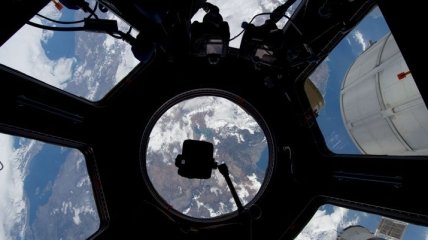 Иллюминаторы МКС получат защиту от космического мусора