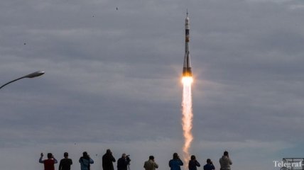 Россия отправила в космос три военных спутника