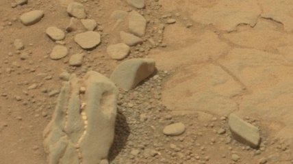 На Марсе обнаружили объект, похожий на череп динозавра