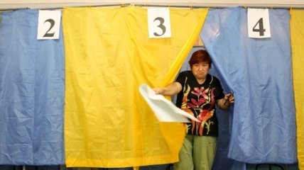 Избиратели проявили низкую активность на довыборах в Раду