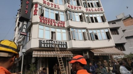 В Дели горел отель: количество жертв возросло до 17