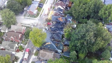В Канаде от взрыва целый дом взлетел на воздух: горит весь квартал