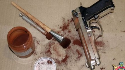 Житель Мариуполя прятал оружие в детской игрушке
