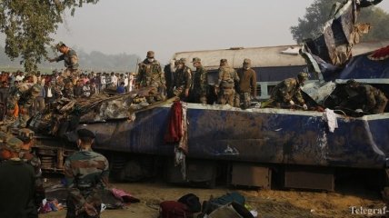 Количество жертв железнодорожной катастрофы в Индии увеличилось